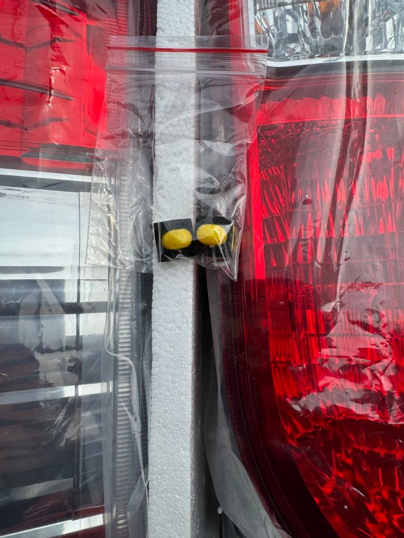 ハイエース　純正　テールランプ