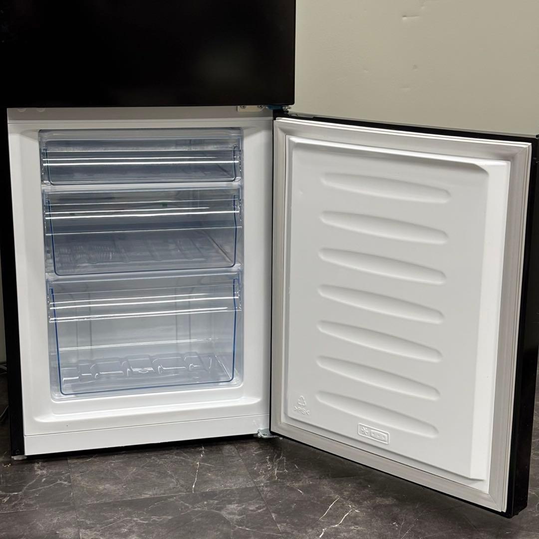 ♪送料込！設置対応◎2024ハイセンス 175L 冷凍冷蔵庫 HR-D1701B