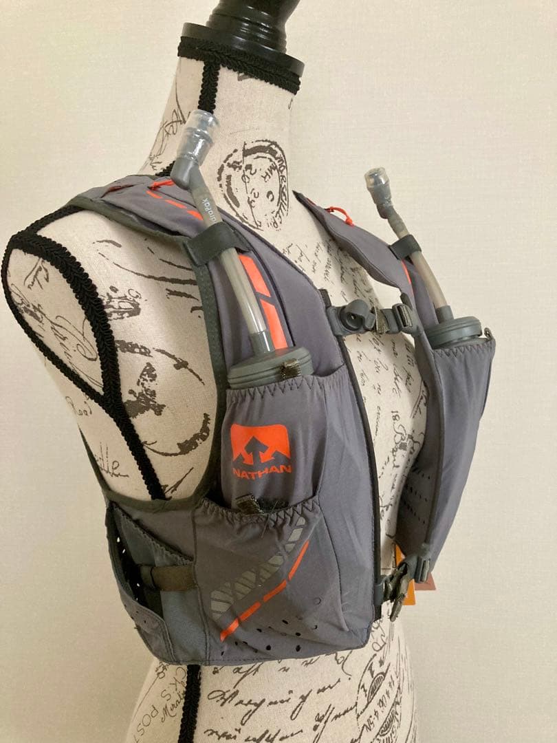 【新品未使用】ネイサン　ベイパーカー 4L メンズ（ボトル2本付属）　トレラン