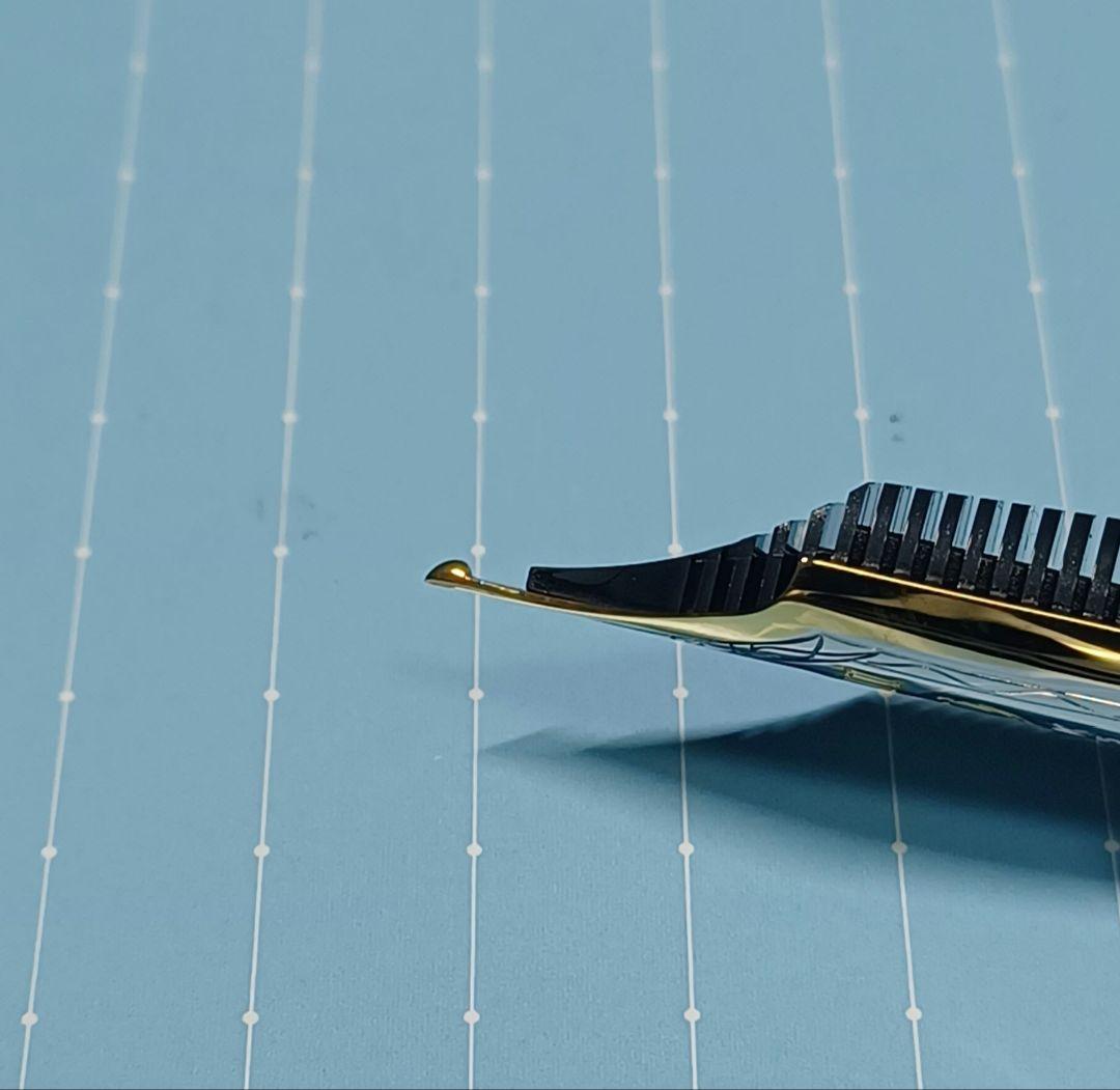 セーラー万年筆 長刀研ぎ 紅炎 万年筆 エボナイト 限定 完品 NMF 中細