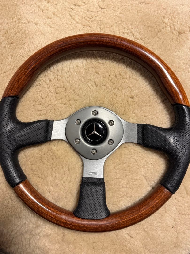 MOMO スポーツステアリング 350mm メルセデス・ベンツ