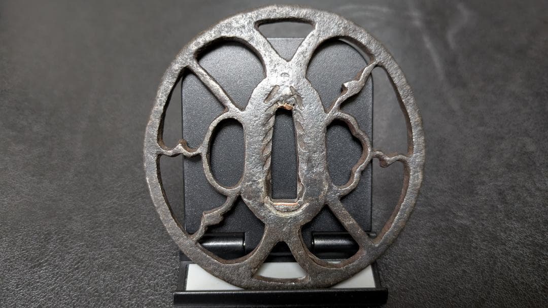 無銘：尾張鍔 雁金透かし 鉄鍔