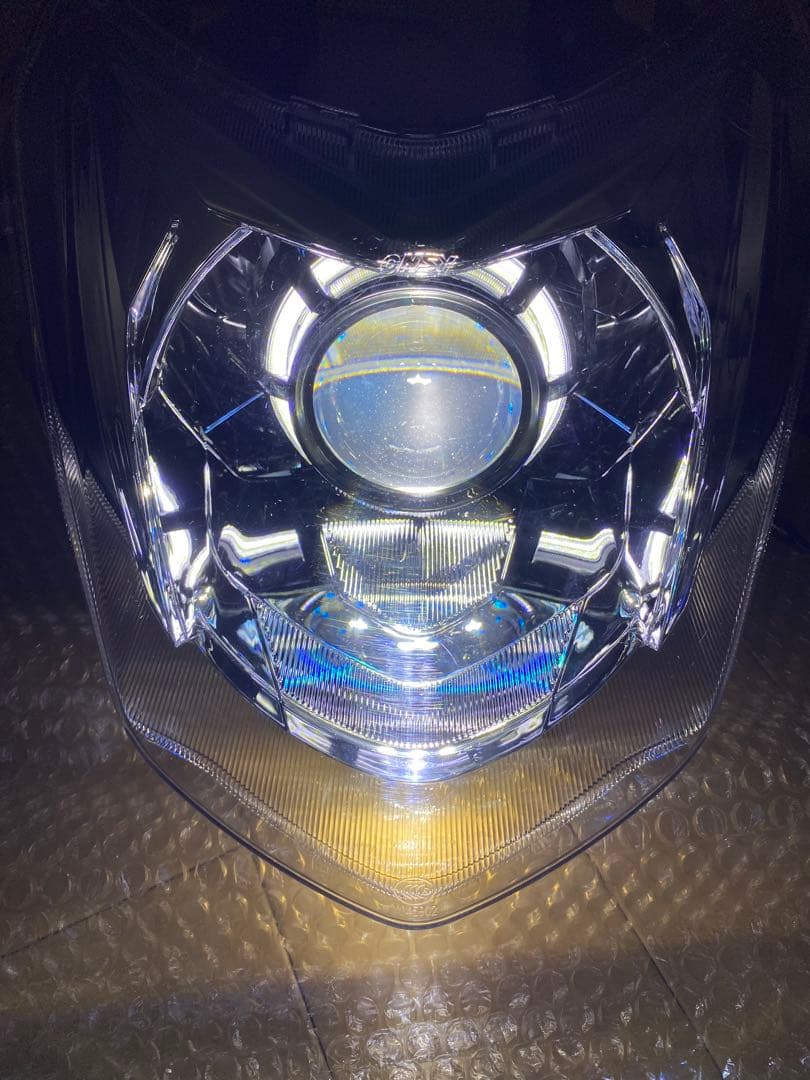 シグナスX 4型 デビルアイ プロジェクターヘッドライト レインボー 1点限り