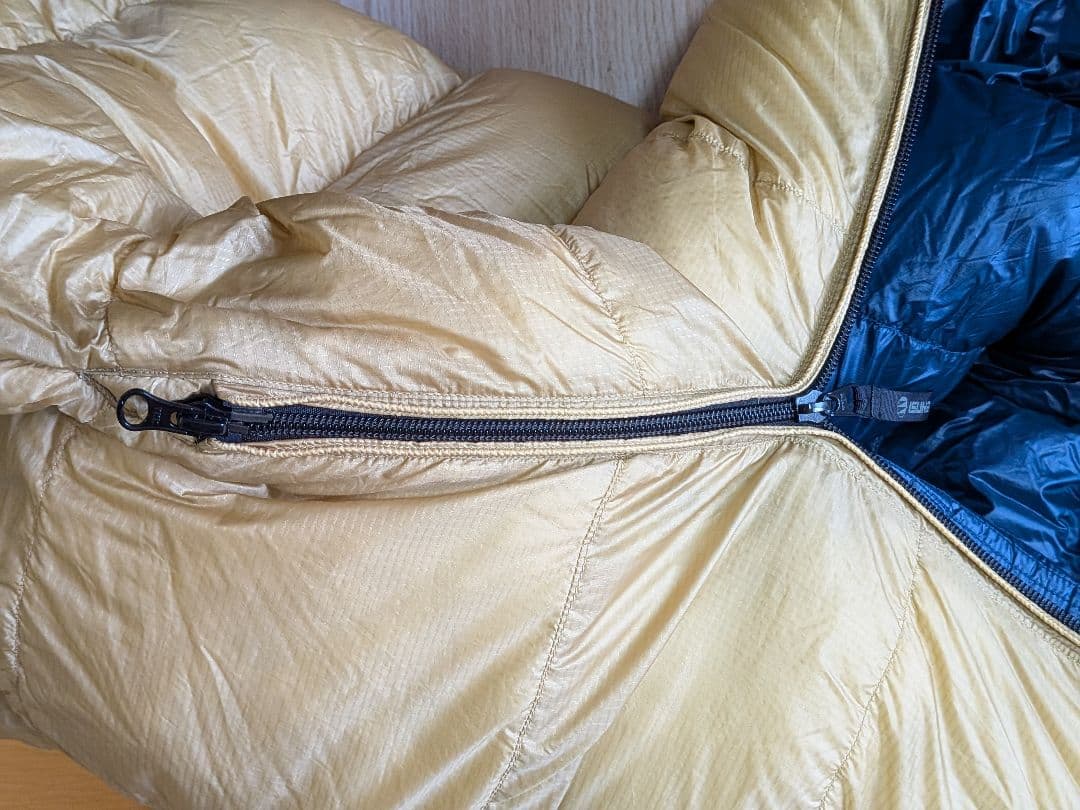 b*l様 イスカ　ISUKA エアプラス 630　シートゥーサミット Evac2