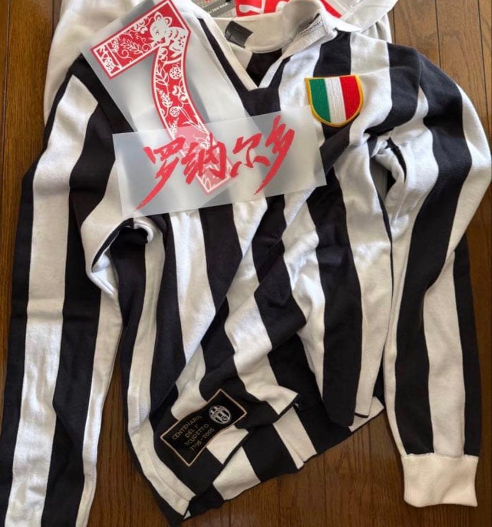 ユベントスユニフォーム　ロナウドマーキング、　スクデット100周年ユニフォーム付