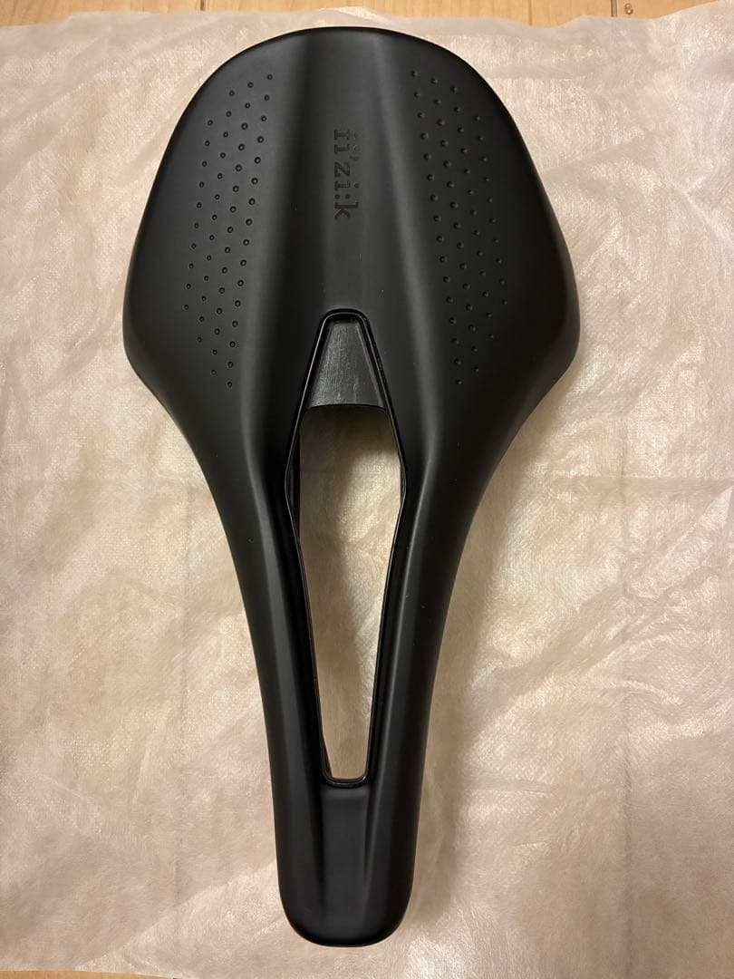 Fizik Argo Tempo R3 サドル