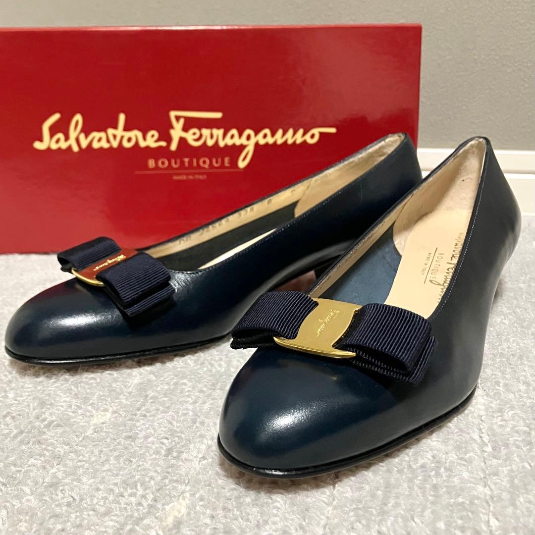 フェラガモ［パンプス］ヴァラ　ネイビー　レザー　ヒール　ゴールド　6C