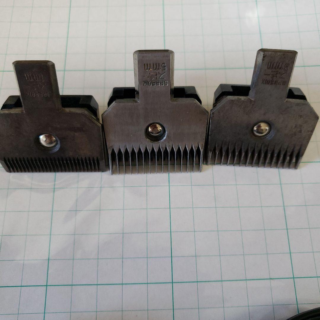 TAPIO バリカン 赤 　　(替刃３個おまけ付き)　スピーディック