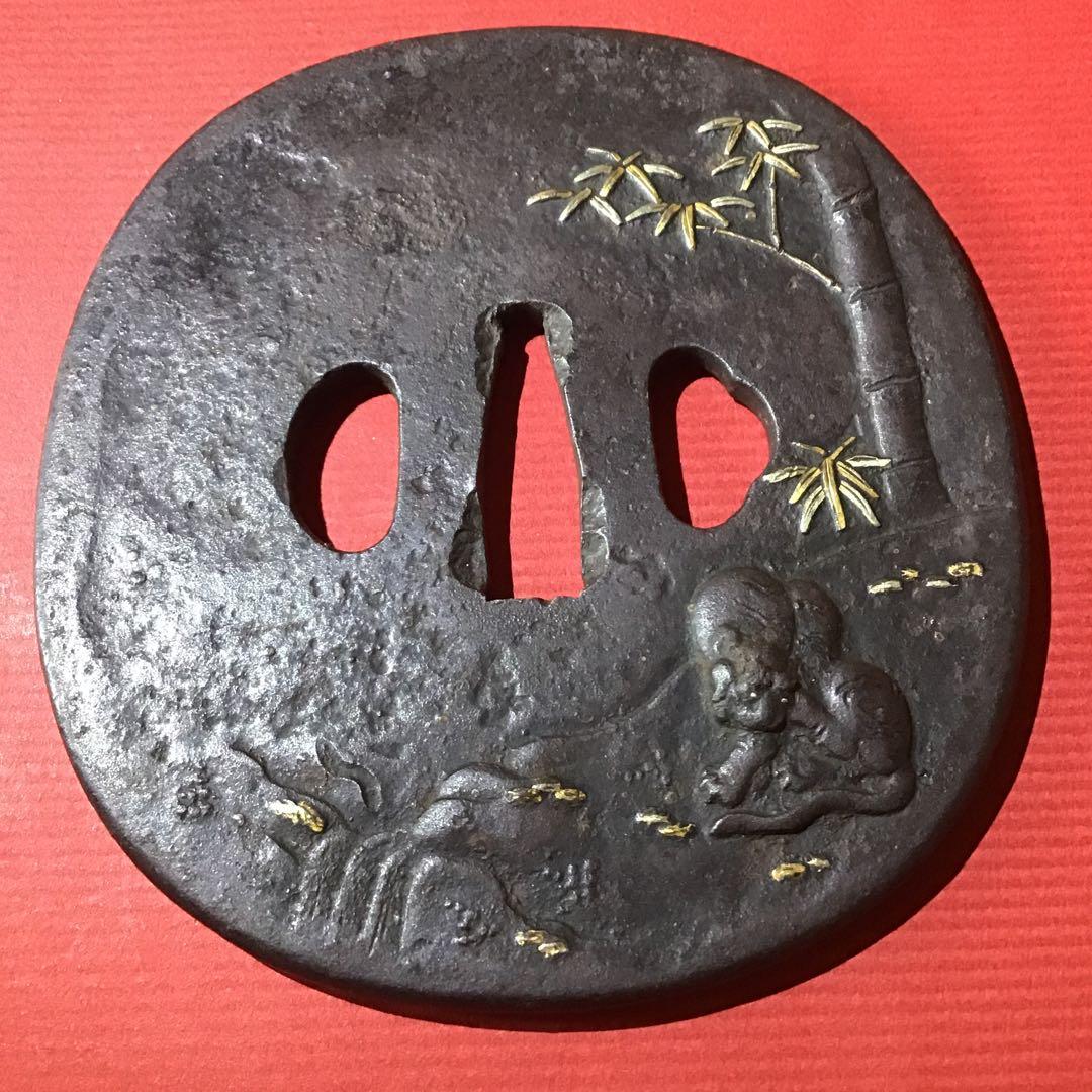 鉄地木瓜形高彫色絵象嵌鍔　「竹林に虎」　大鍔　径95㎜厚さ13㎜江戸時代保証　書