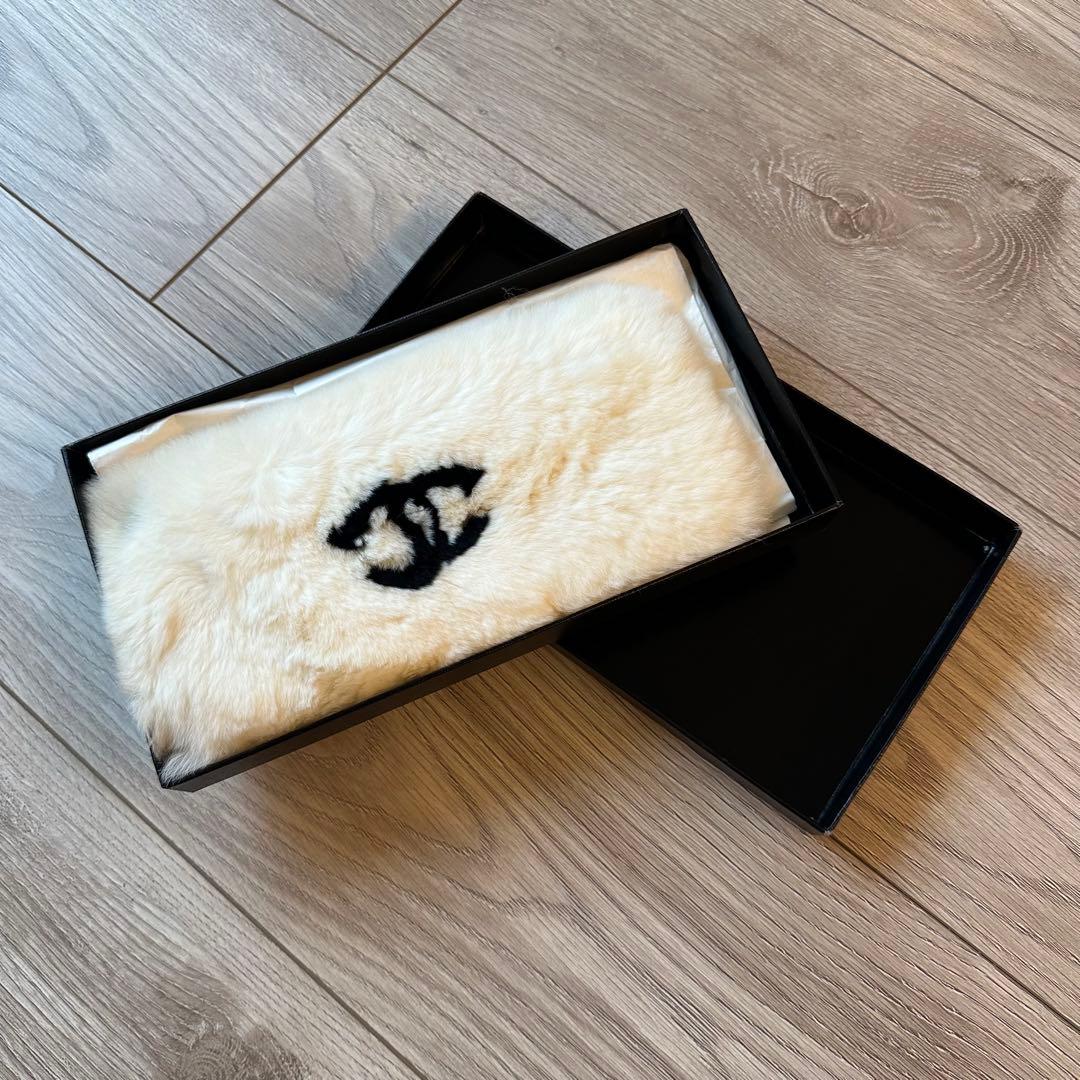 CHANEL シャネル リストバンド ラパン ココマーク 白 ラビットファー