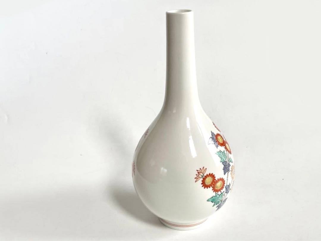 重要無形文化財　人間国宝　十四代酒井田柿右衛門　本人作　濁手菊文一輪生　花瓶