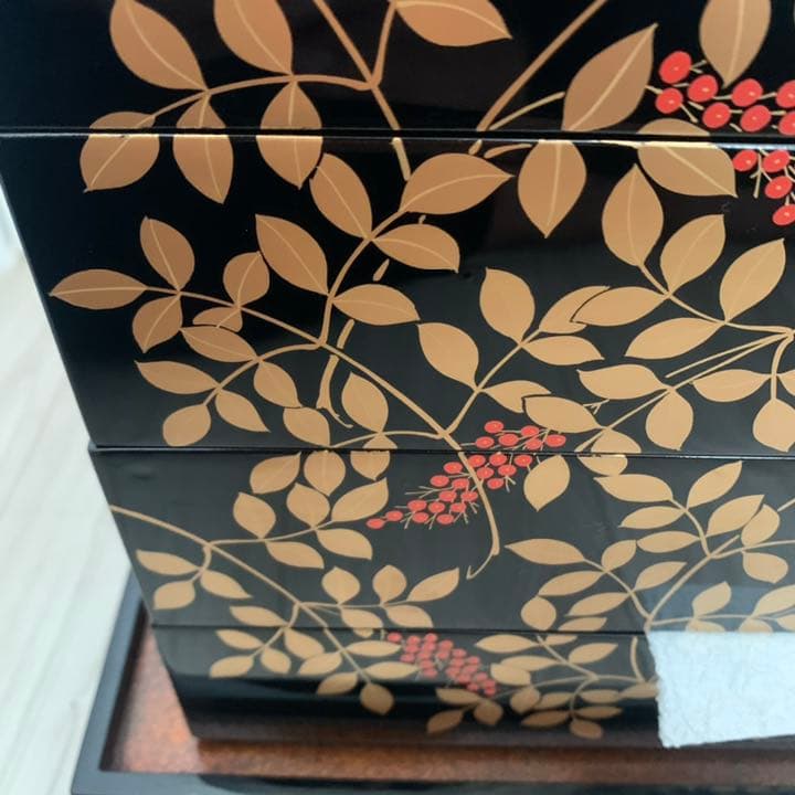 極上 南天蒔絵 呂色内梨子地 小重 台座付 四段重 木製漆器 重箱 お重