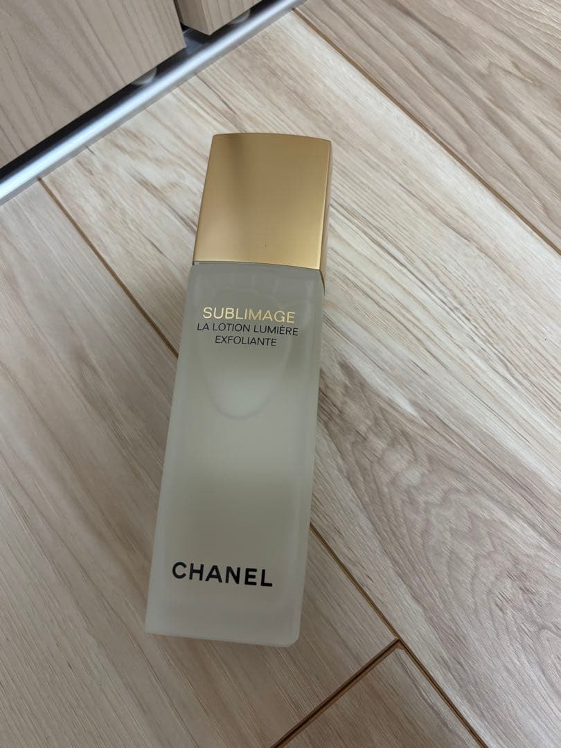 CHANEL新品未使用サブリマージュラローション ルミエール エクスフォリアント