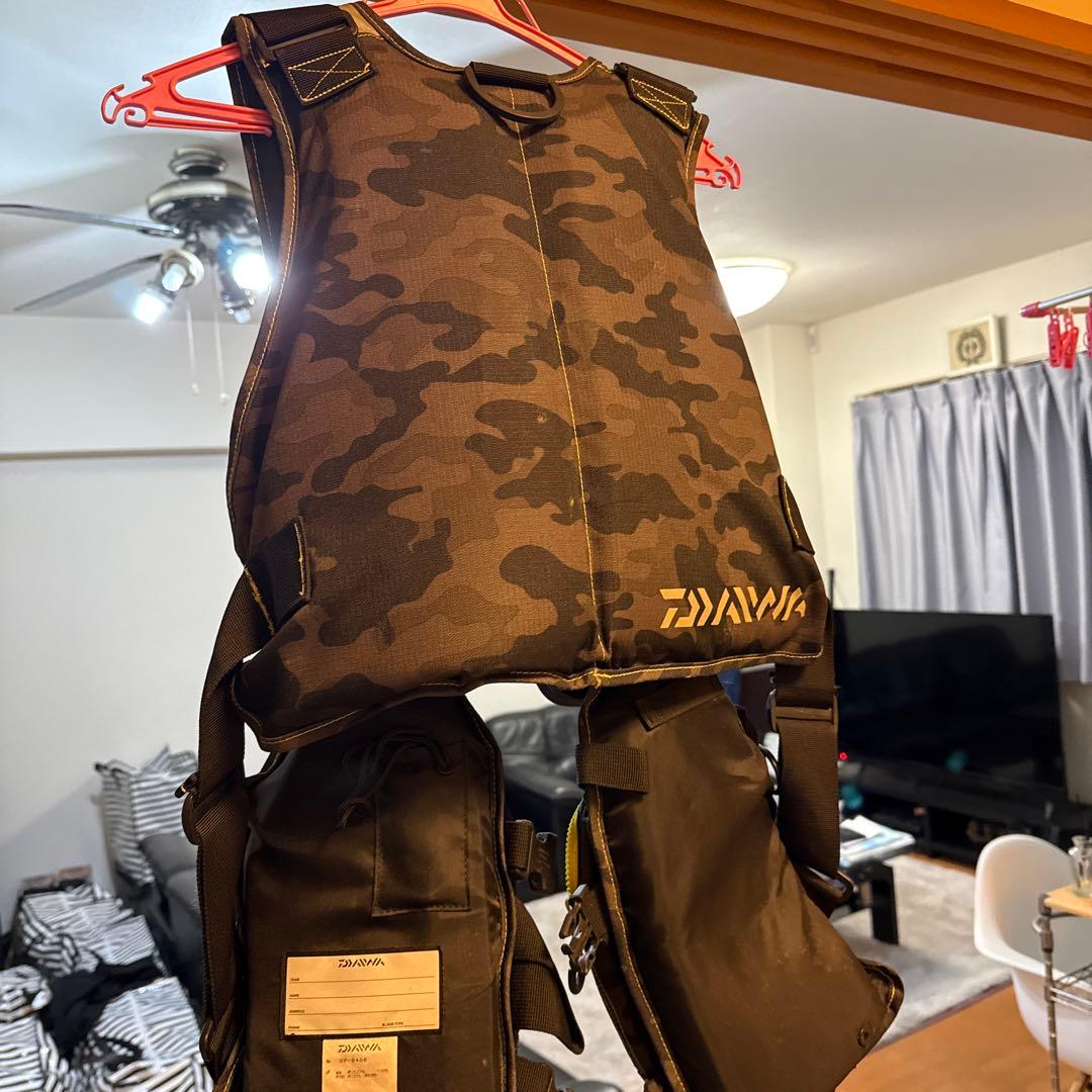 Daiwa フィッシングベスト カモフラージュ