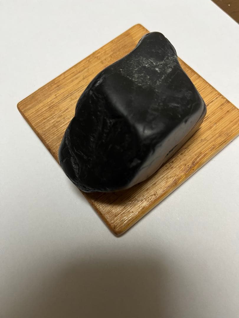 【糸魚川】 黒翡翠　上質　279.8g