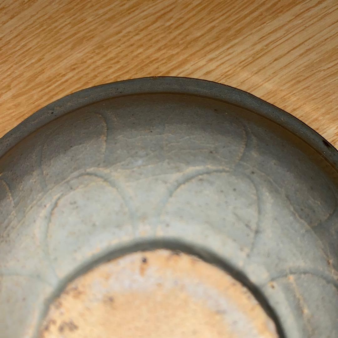 青磁影青茶碗　蓮弁紋　草紋　宋時代