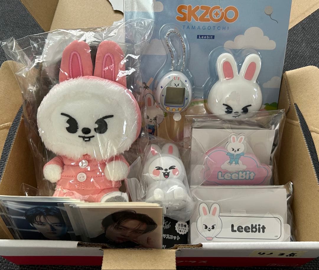 SKZOOたまごっち他Leebit 新品 JYP公式 StrayKids スキズ