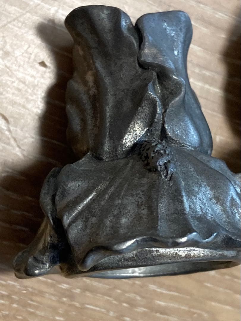 金属製 花形？　アンティーク雑貨 約185g