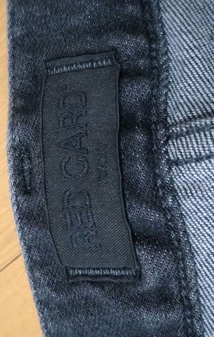 ★新品·未使用　❴レッドカード❵ スリムテーパードデニム　31インチ