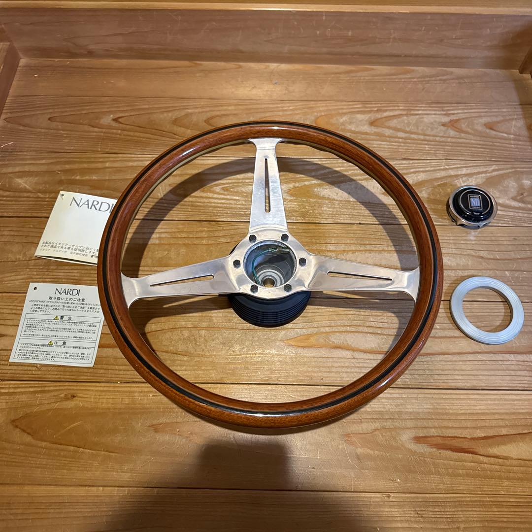 NARDI ステアリングホイール 本体　ホーンボタン付き
