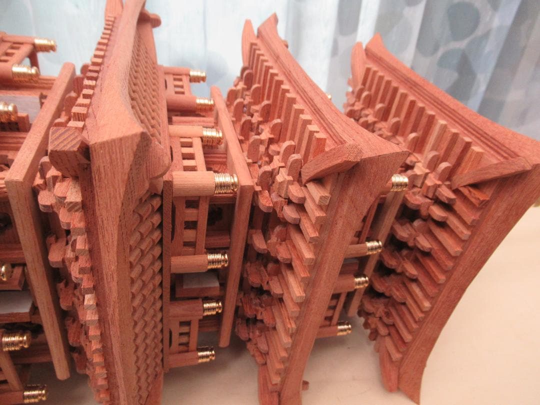 【修理品】五重塔模型　　大きさ：幅約２２×奥行２２×高さ６０ｃｍ　縮尺約１／５０