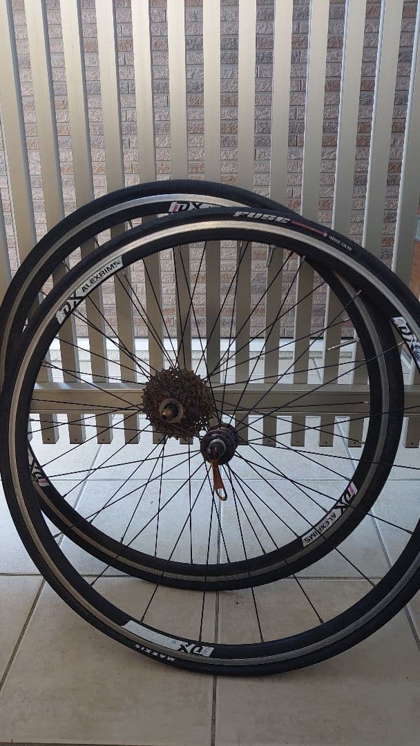 ゆうになります。semas CR-1 カーボンロードバイクフレーム