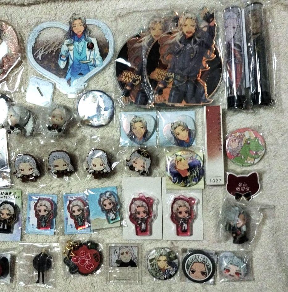 あんスタ　乱　凪砂　セット　缶バ　アクスタ　アクキー　中国