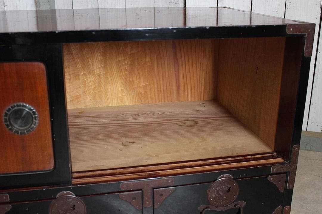 丸金具付き小抽斗3杯×欅戸の戸棚　庄内箪笥　タンス　収納　古家具　古民家時代家具