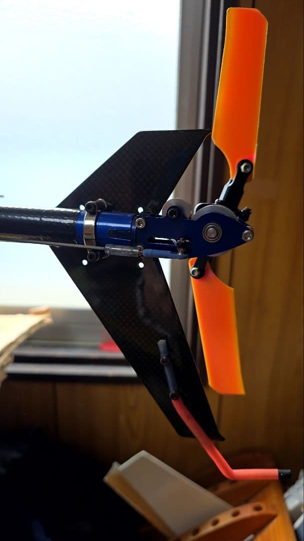 ヒロボーシャトル30 RCヘリ