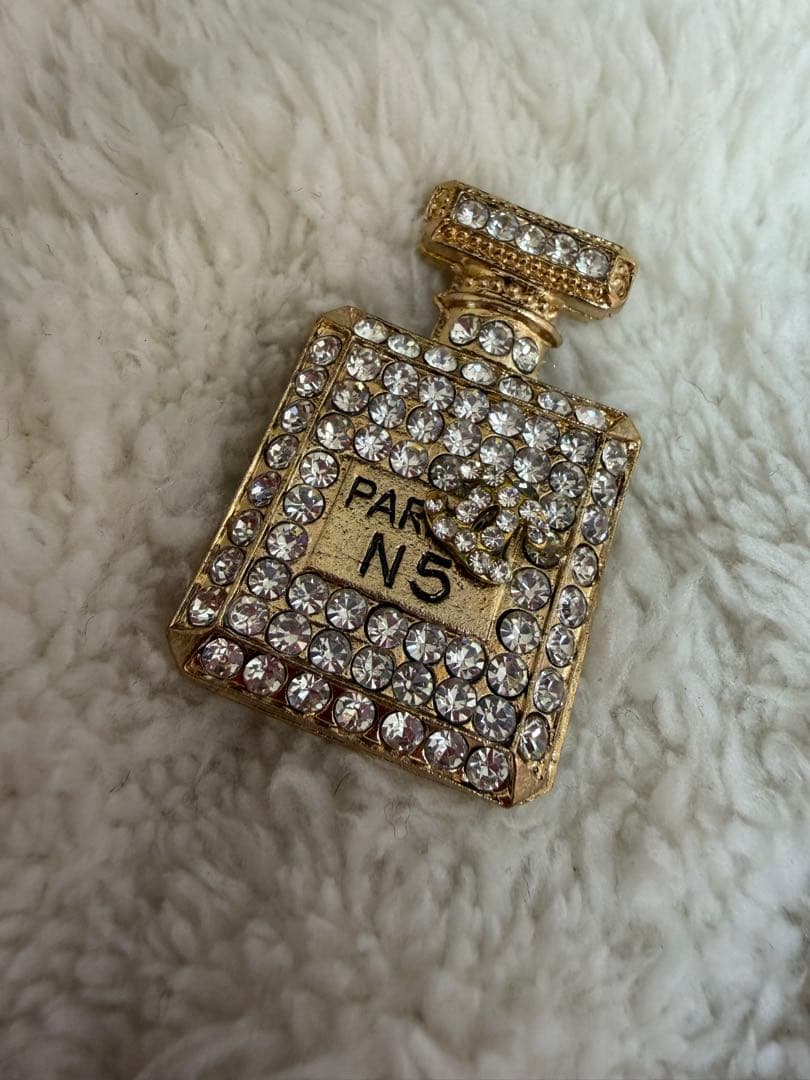 シャネルブローチ