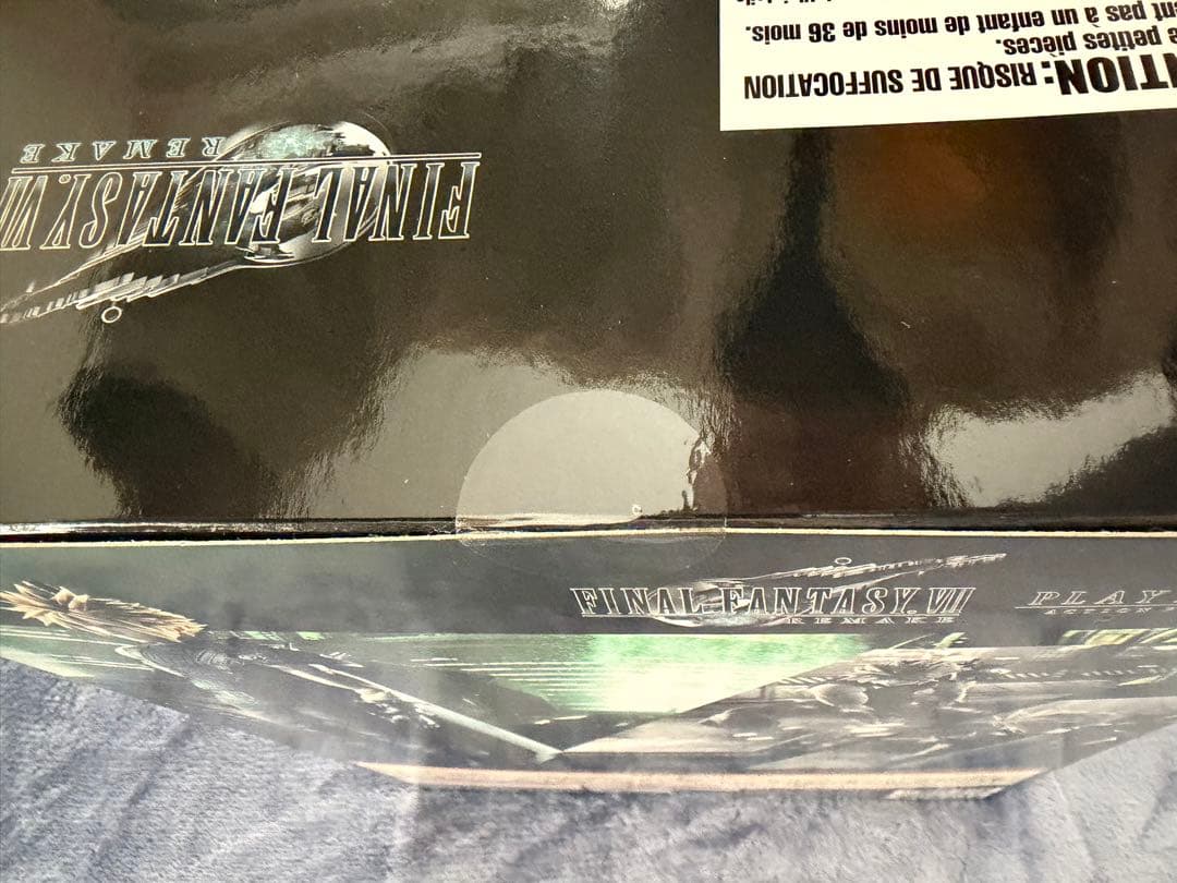 PLAY ARTS改 クラウド ストライフ　FFリメイク　新品未開封品