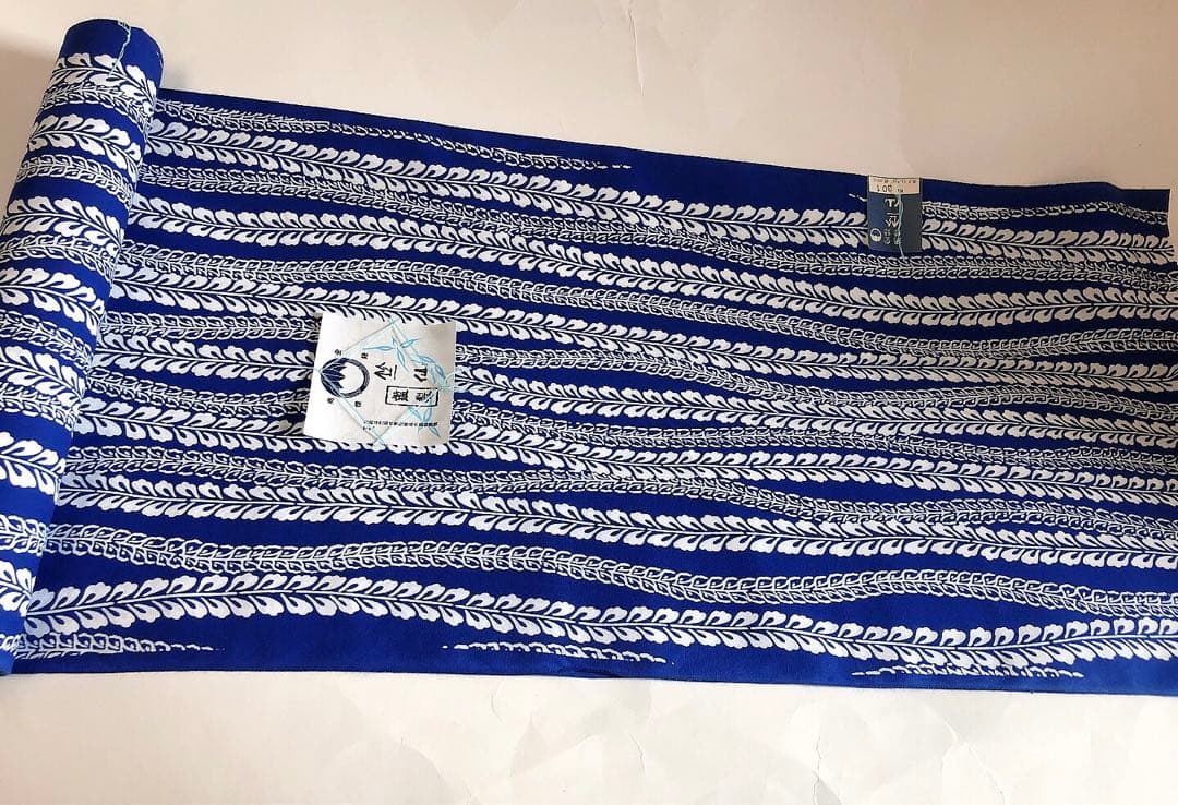 新品未使用　竺仙　浴衣反物 紺色×白しだれ藤葉模様 綿100% 高級ブランドです