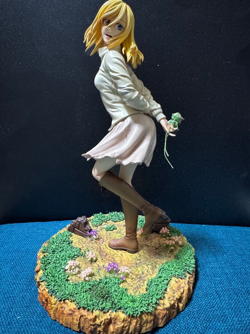 進撃の巨人　クリスタ　ガレージキット完成品　フリーダムスタジオ