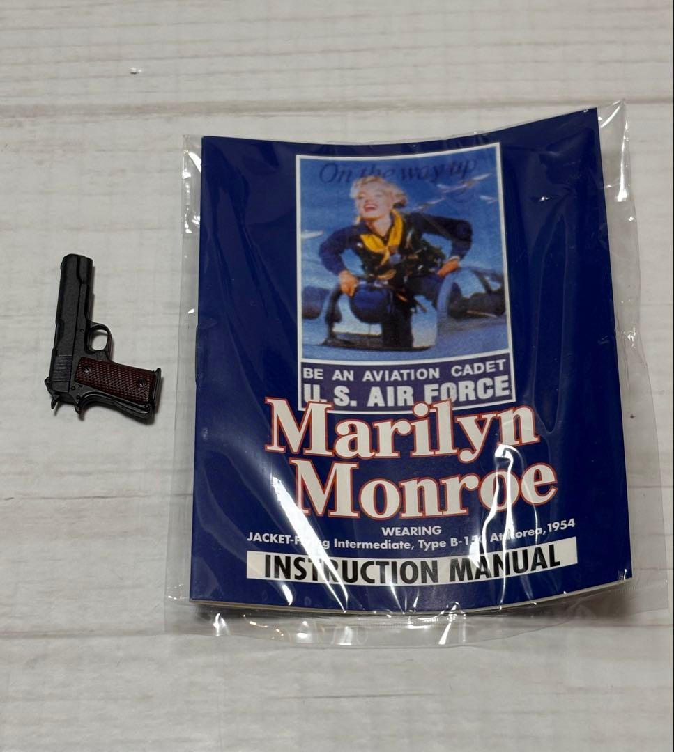 トイズマッコイ　マリリン・モンロー B-15C ジャケット アクションフィギュア