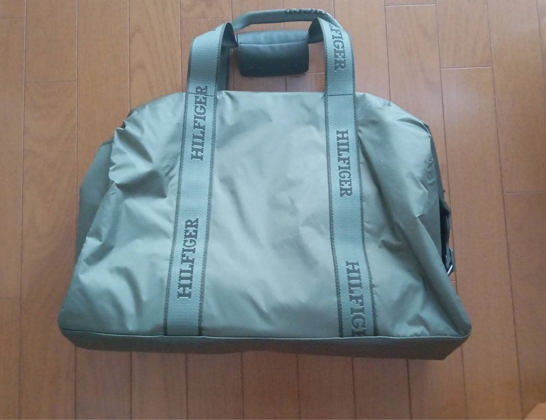未使用　トミーフィルフィガー　ボストンバッグ