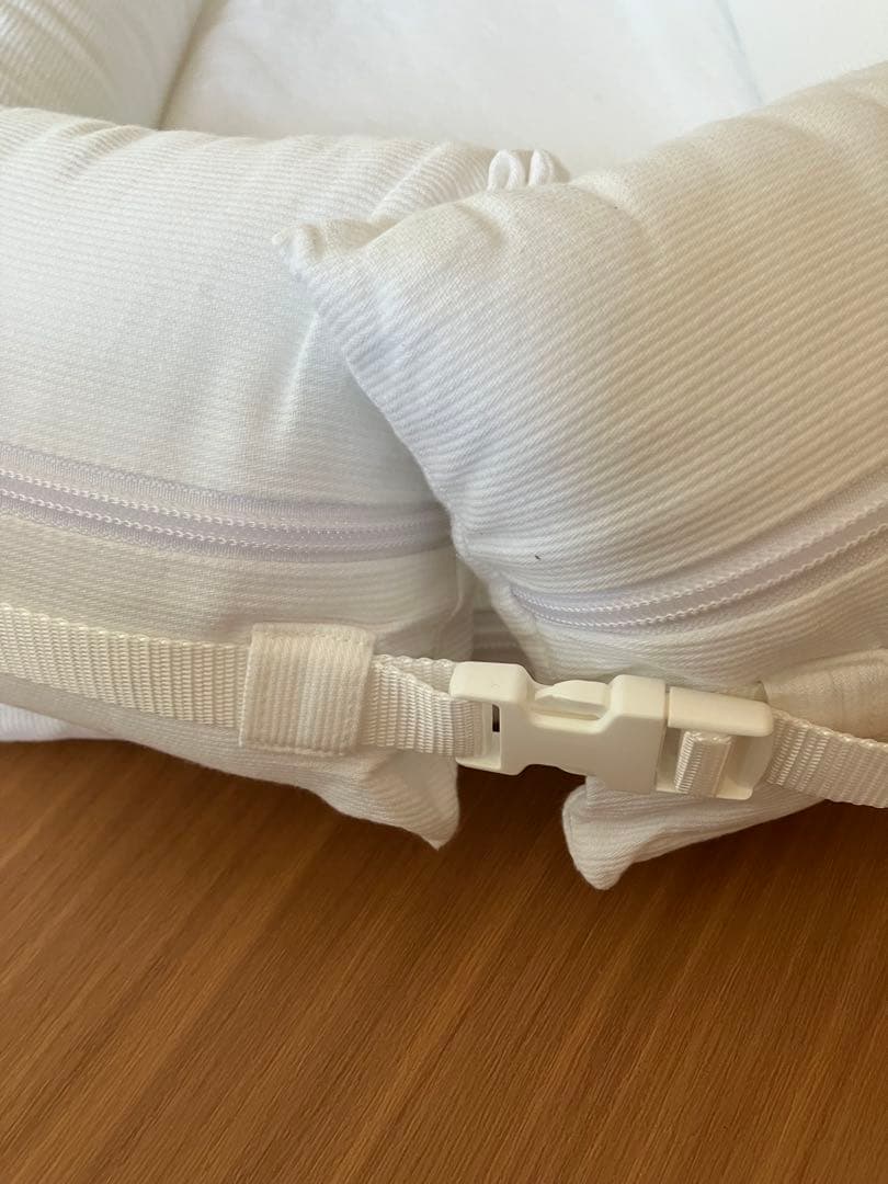 DockATot Deluxe+ ベビー用ベッド ホワイト