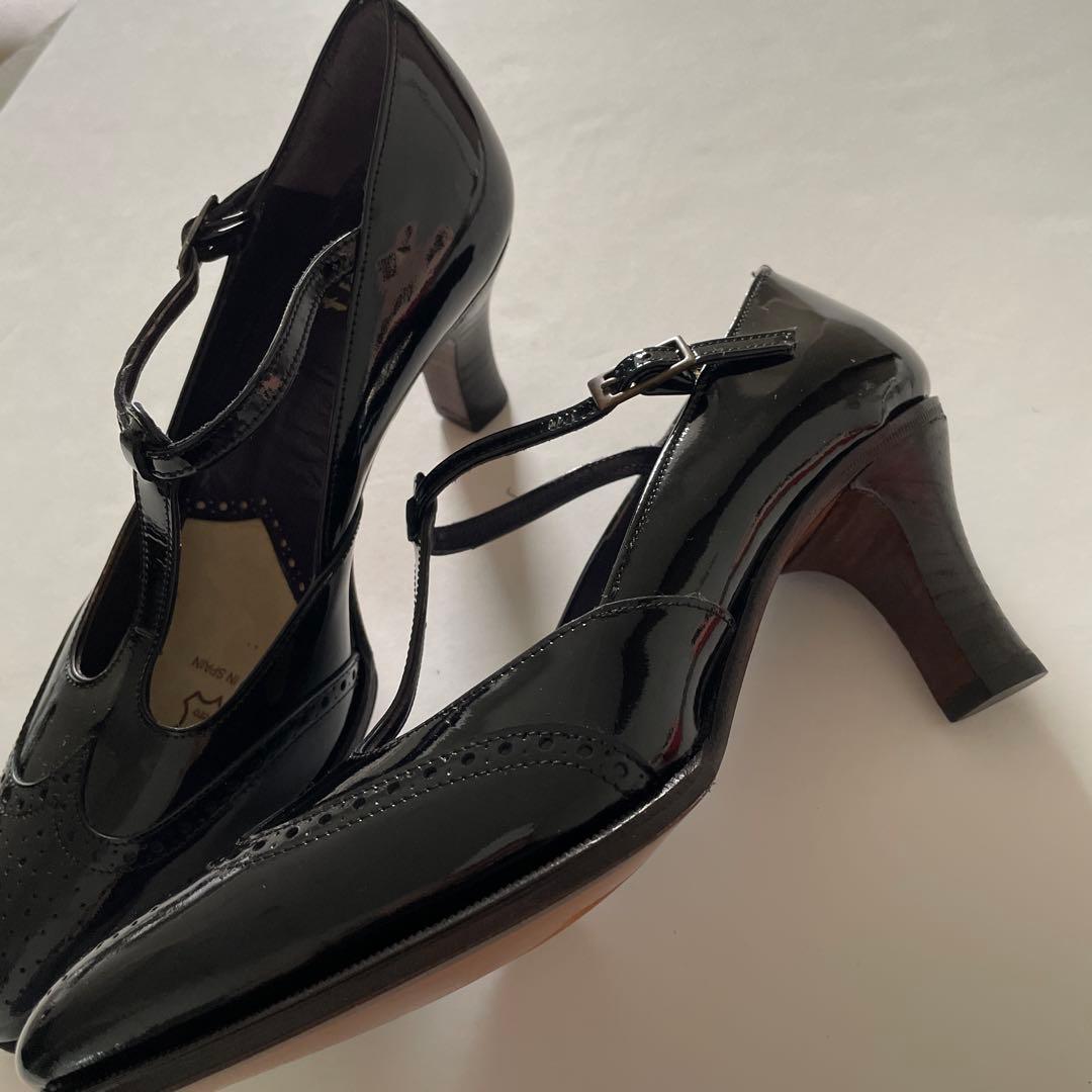 黒エナメル　革靴　CARMINA 23cm ヒール有り