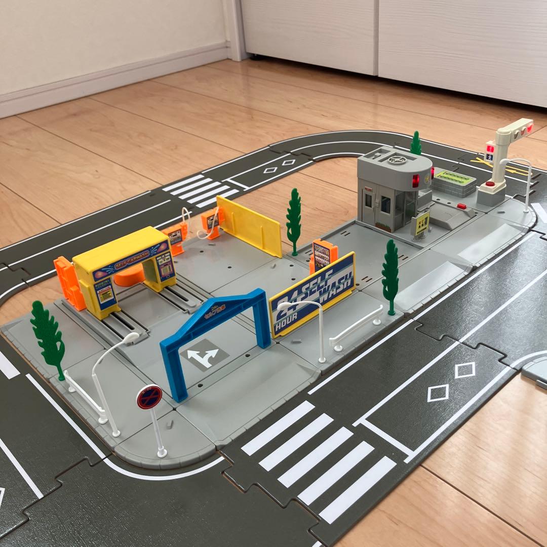 トミカタウン 洗車場 交番 駐車場 信号機×2 歩道橋 つながる道路
