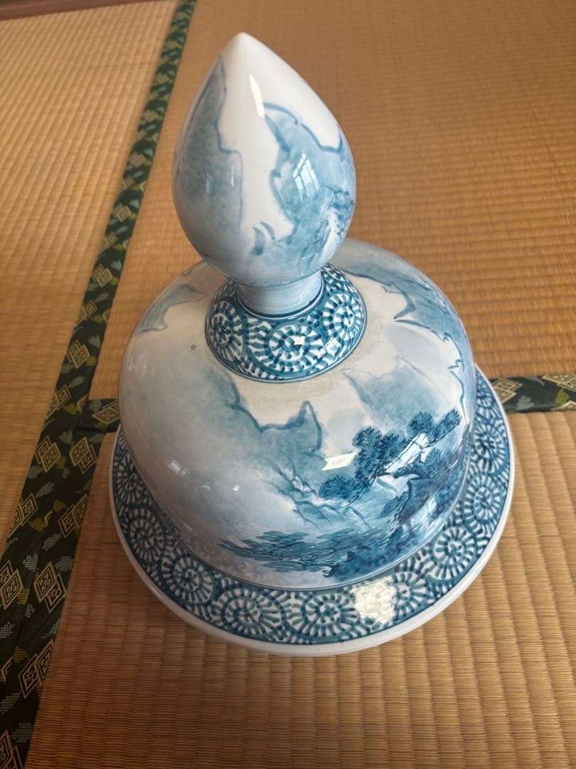 【有田焼　金龍窯　博山作‼️】山水飾壷　沈香壺　　大壷骨董品 飾壺 置物 古美術品