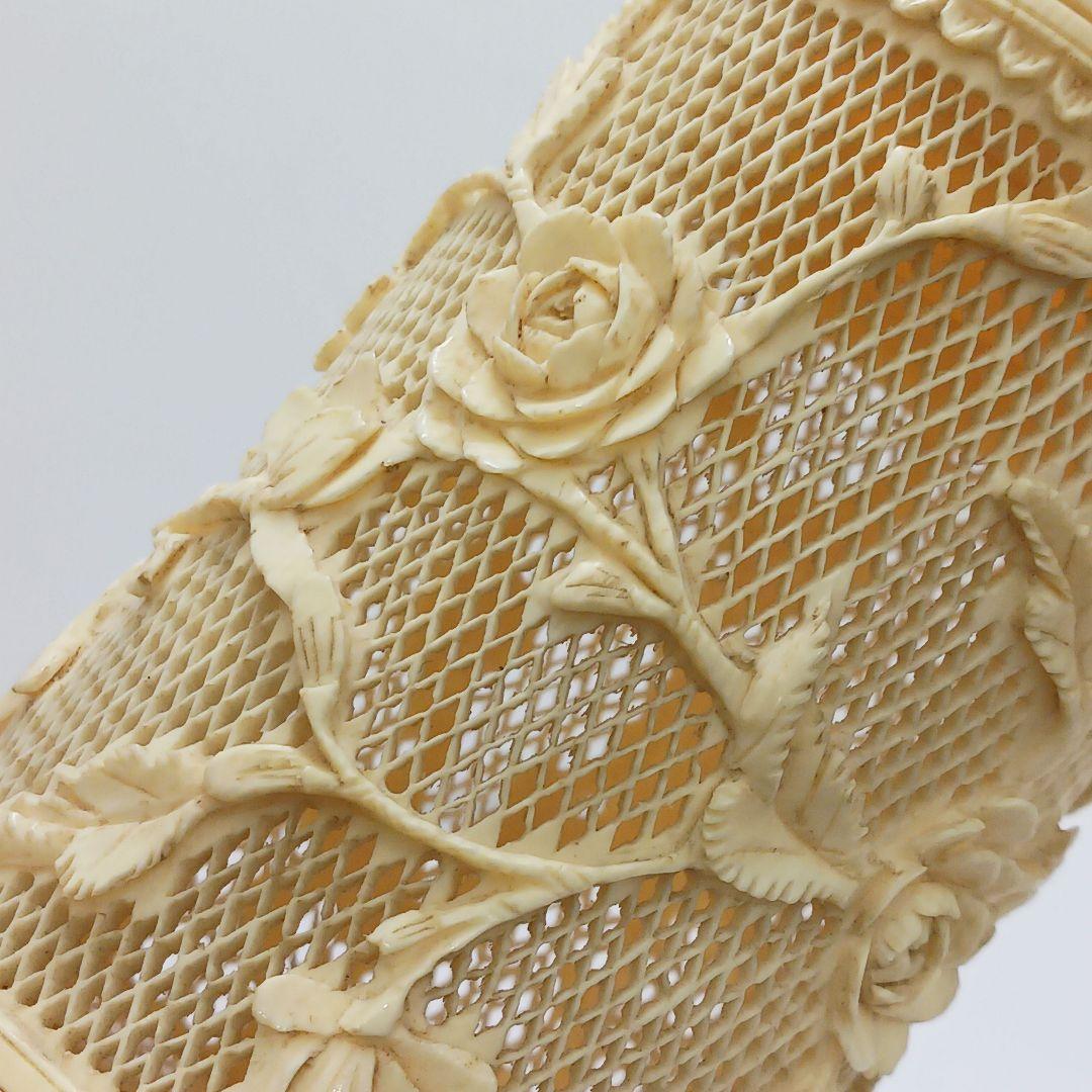 Y2556 高級彫刻 透かし彫り 花彫刻 蓋物 総重量89.7g