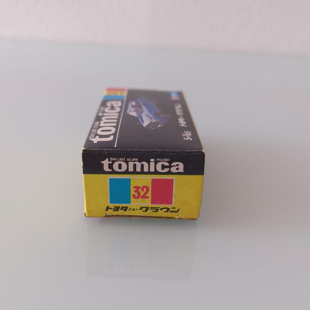 黒箱 トミカ トヨタニュークラウン
