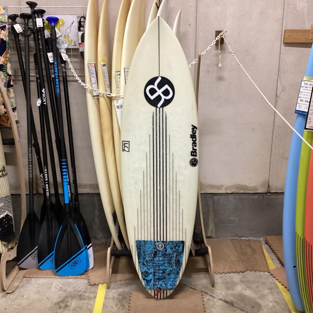 格安ケリースレーターでお馴染みクリスチャンブラッドリー5’6チョコレート