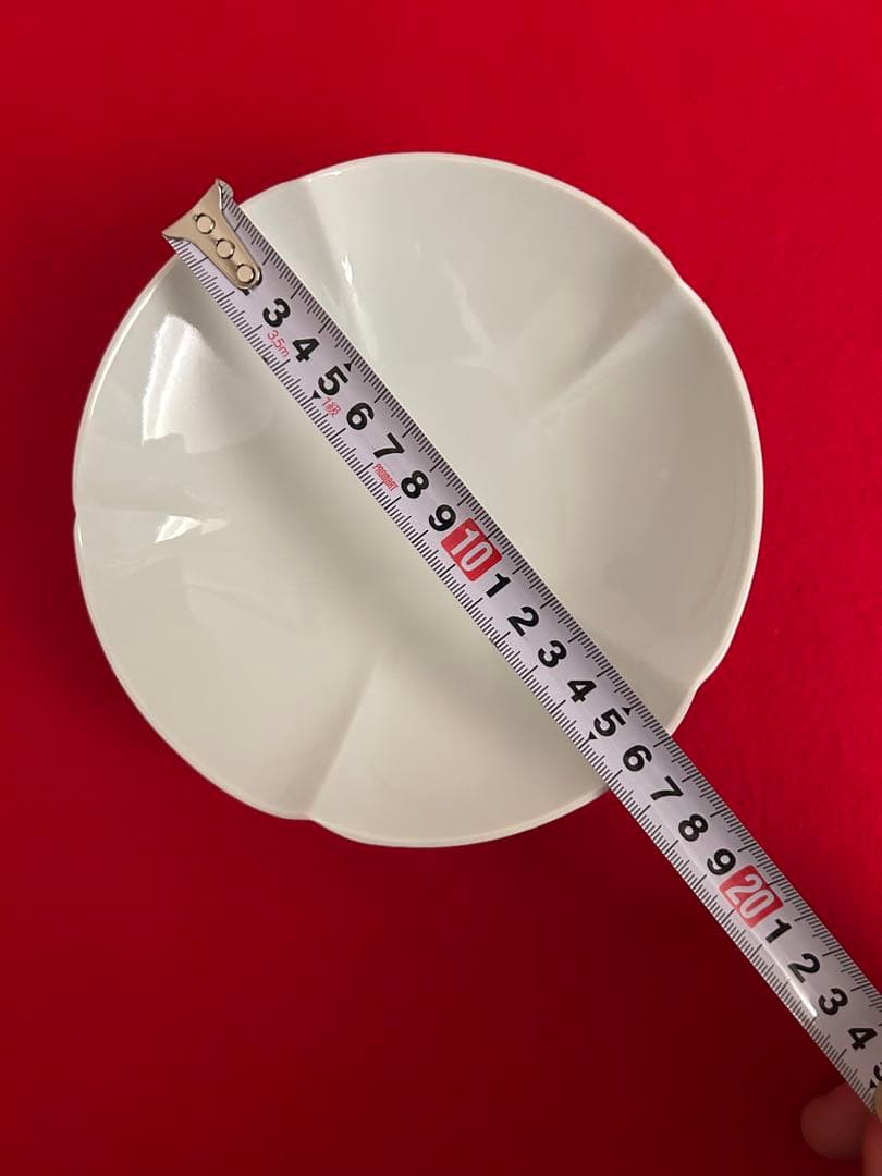 【井上萬二】有田焼　重要無形文化財　人間国宝　白磁花形銘々皿　ニ客