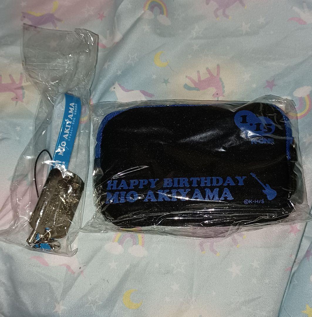 けいおん　秋山澪　デジタルカメラ　CASIO　ex-z3000　ピンク