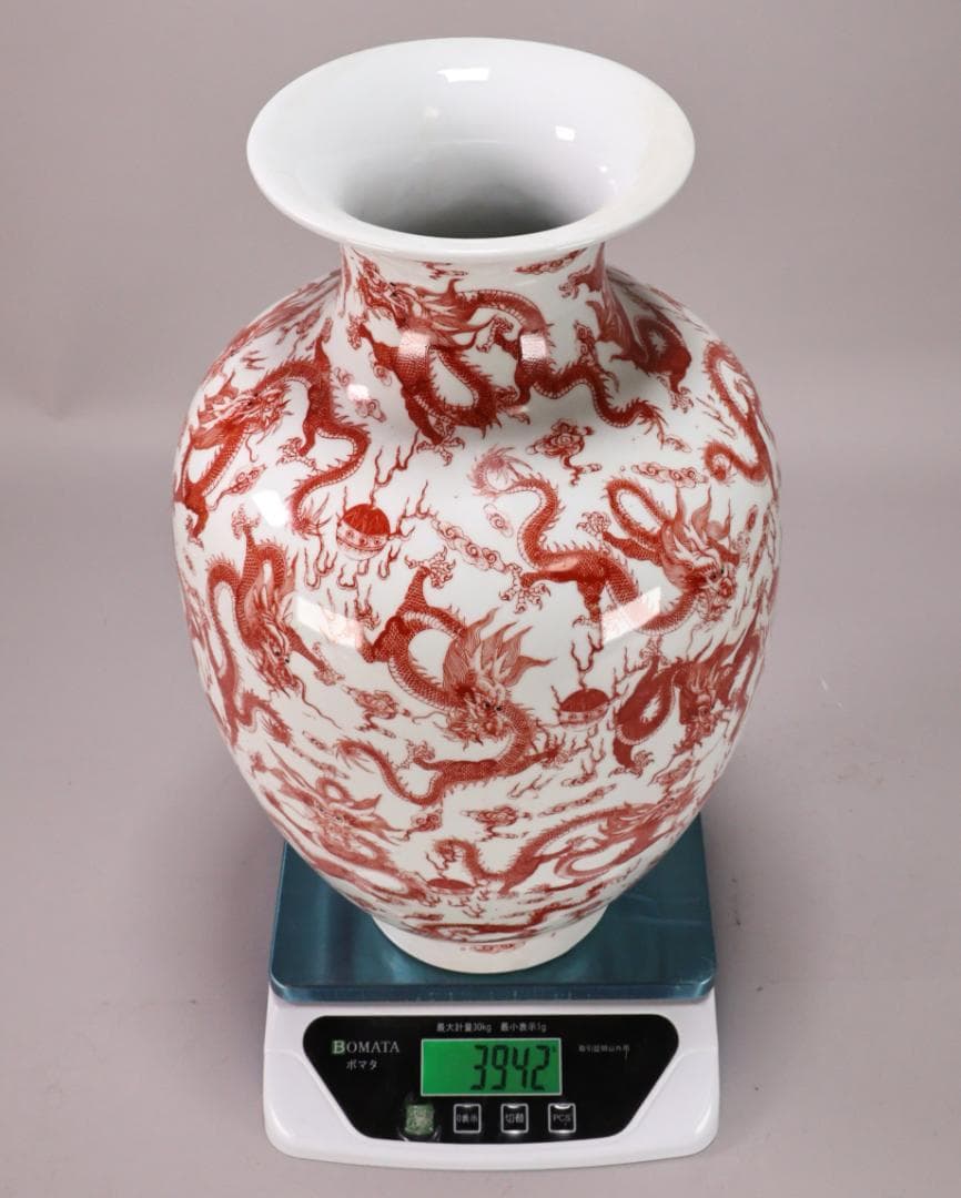BK217　中国古玩　大清乾隆年製 銘　紅釉郡龍文様　花瓶　飾壷　壺　高40㎝