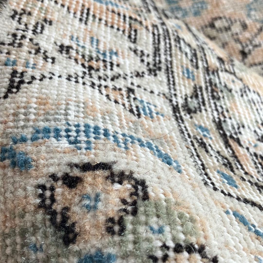 囲みコーラルベージュ✳︎111×211 フローラル　ブルー　トルコヴィンテージラグ