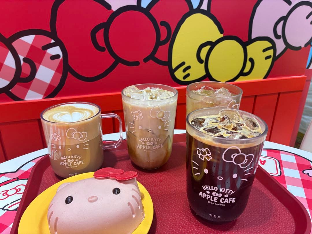 新作 正規品 ボンボンドロップシール サンリオ コンプリート8点 ➕バッグ付