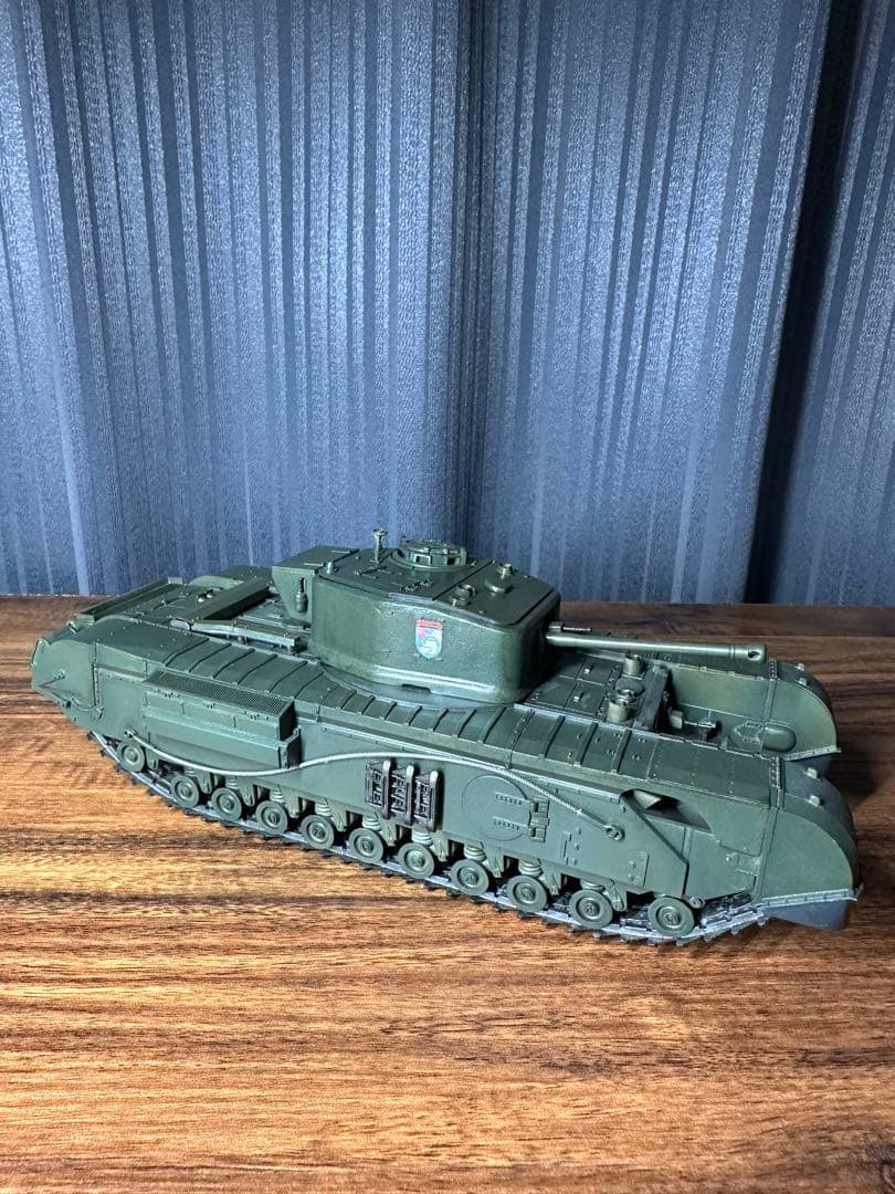 ガルパン　チャーチル歩兵戦車 聖グロリアーナ仕様　完成品