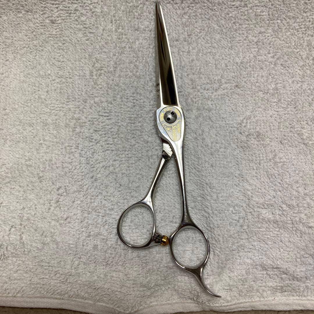 【*】様 Toginon 美容師専用　Scorpion シザー 5.5？インチ