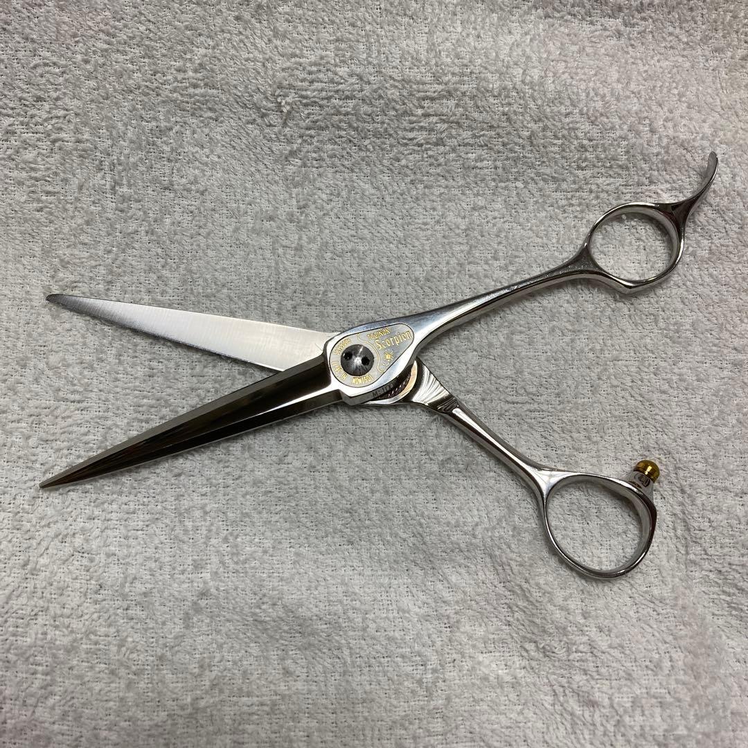 【*】様 Toginon 美容師専用　Scorpion シザー 5.5？インチ
